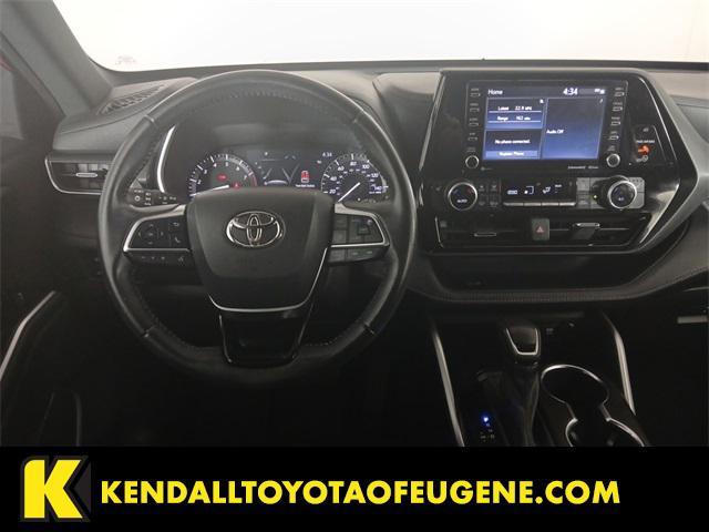 used 2021 Toyota Highlander car, priced at $40,998