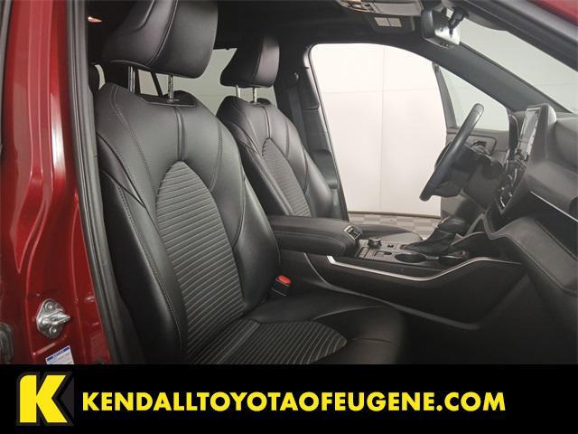 used 2021 Toyota Highlander car, priced at $40,998