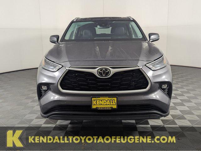 used 2022 Toyota Highlander car, priced at $37,488