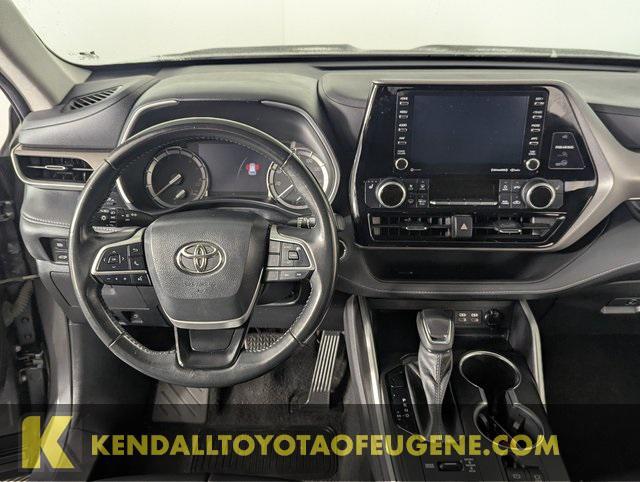 used 2022 Toyota Highlander car, priced at $37,488