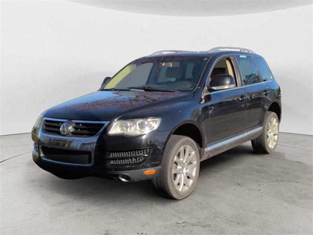 used 2010 Volkswagen Touareg car