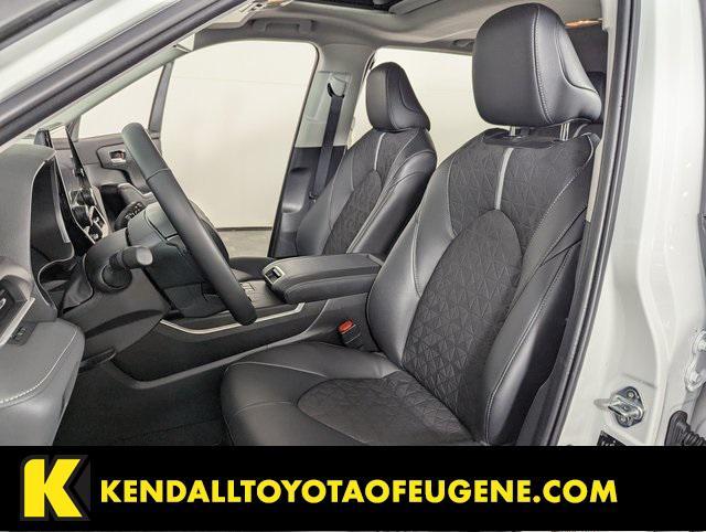 used 2024 Toyota Highlander Hybrid car, priced at $54,998