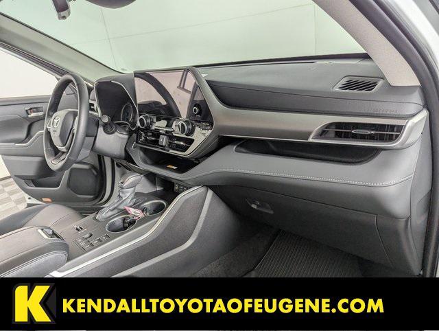 used 2024 Toyota Highlander Hybrid car, priced at $54,998