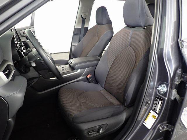 used 2023 Toyota Highlander car, priced at $34,388