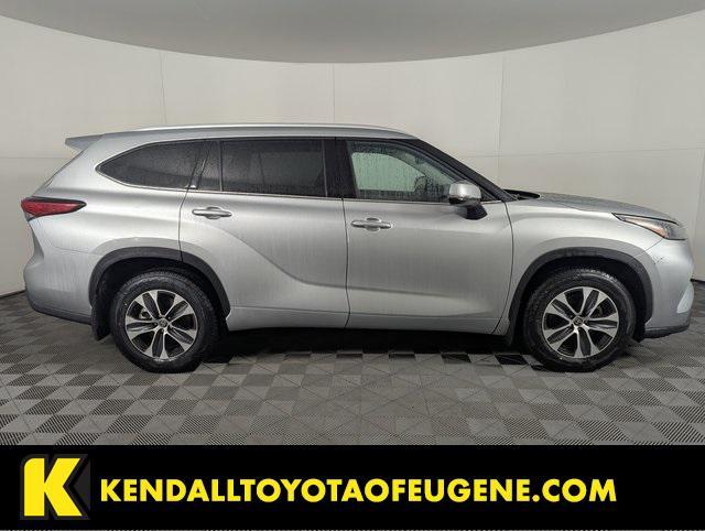 used 2022 Toyota Highlander car, priced at $36,998