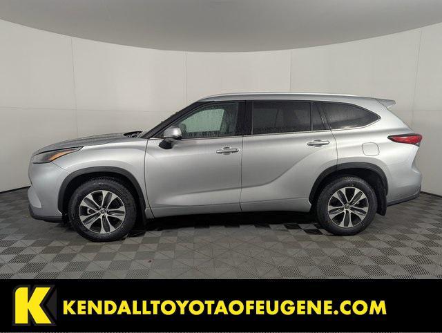 used 2022 Toyota Highlander car, priced at $36,998