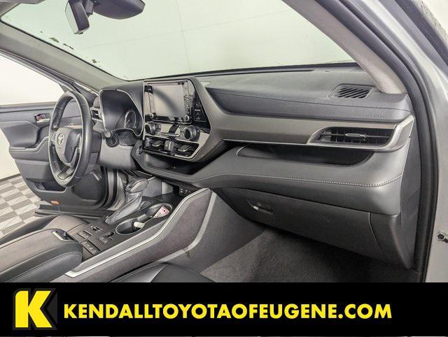 used 2022 Toyota Highlander car, priced at $36,998