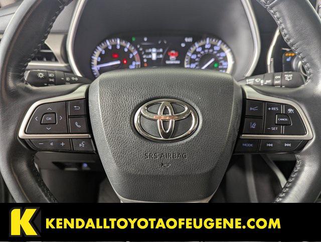 used 2022 Toyota Highlander car, priced at $36,998