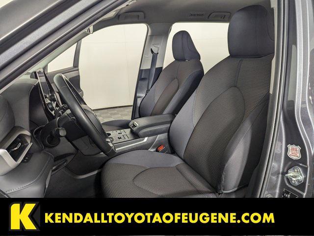 used 2023 Toyota Highlander car, priced at $33,331