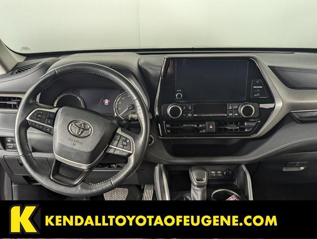 used 2023 Toyota Highlander car, priced at $33,331