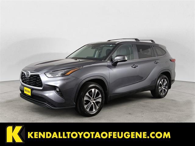 used 2023 Toyota Highlander car, priced at $39,998