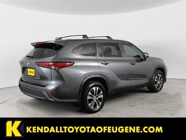 used 2023 Toyota Highlander car, priced at $38,998