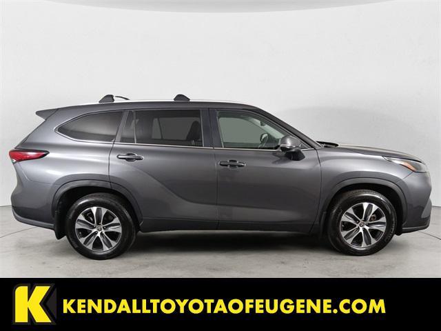 used 2023 Toyota Highlander car, priced at $38,998