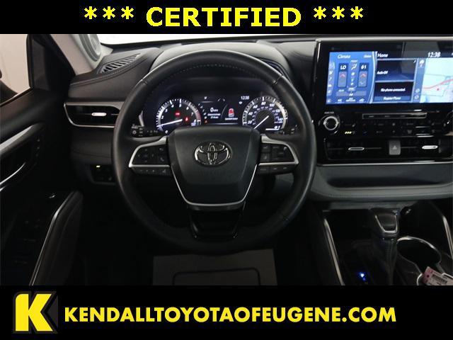 used 2022 Toyota Highlander car, priced at $42,342