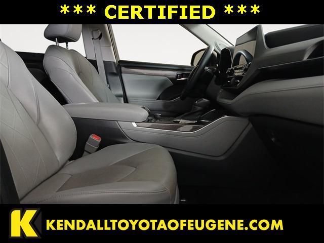 used 2022 Toyota Highlander car, priced at $42,342