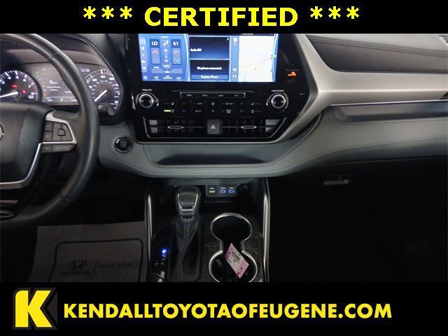 used 2022 Toyota Highlander car, priced at $42,342