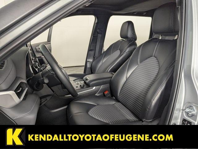 used 2024 Toyota Highlander car, priced at $41,998