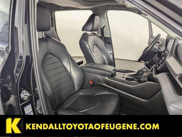 used 2022 Toyota Highlander car, priced at $37,998