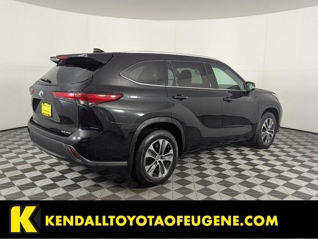 used 2022 Toyota Highlander car, priced at $37,998