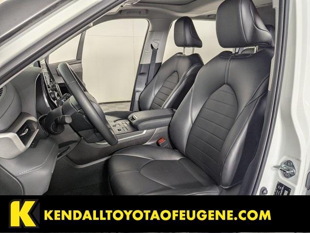 used 2022 Toyota Highlander car, priced at $40,998