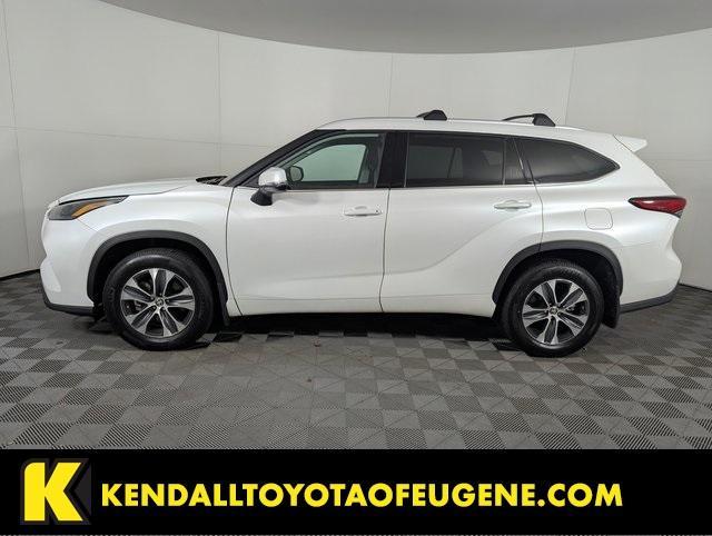 used 2022 Toyota Highlander car, priced at $40,998