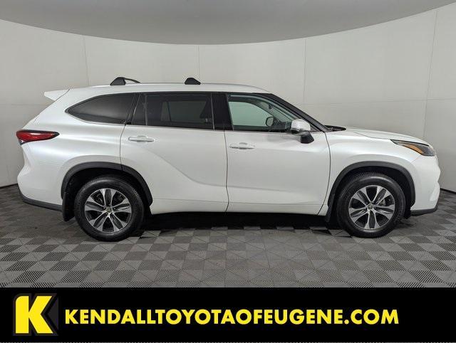 used 2022 Toyota Highlander car, priced at $40,998