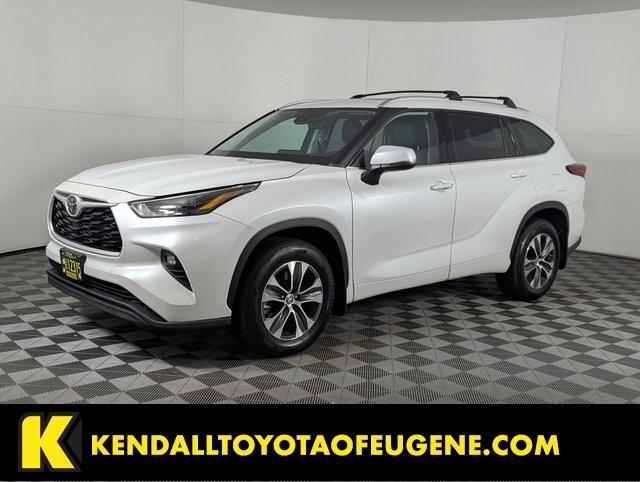 used 2022 Toyota Highlander car, priced at $40,998