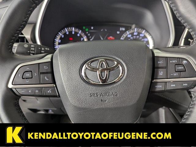 used 2022 Toyota Highlander car, priced at $40,998