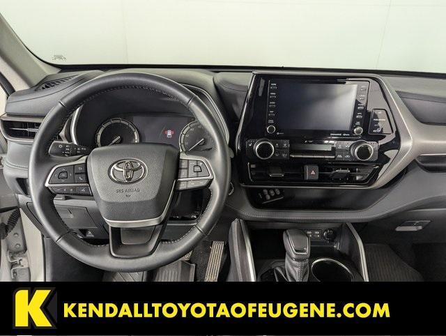 used 2022 Toyota Highlander car, priced at $40,998