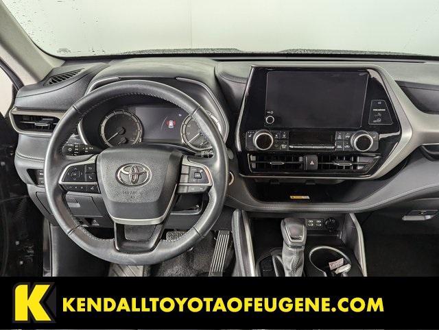 used 2024 Toyota Highlander car, priced at $41,690