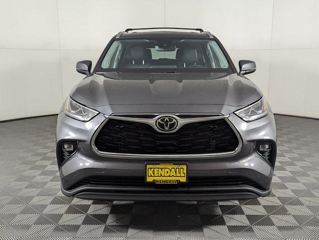 used 2022 Toyota Highlander car, priced at $42,998