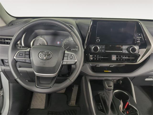used 2024 Toyota Highlander car, priced at $46,998