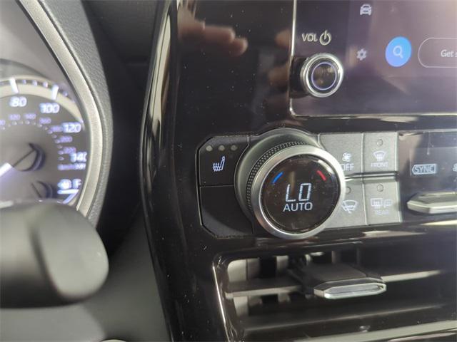 used 2024 Toyota Highlander car, priced at $46,998