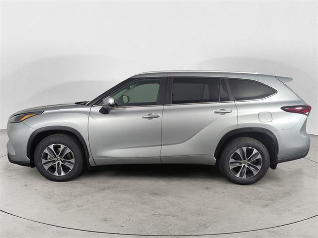 used 2024 Toyota Highlander car, priced at $46,998