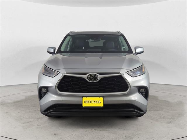 used 2024 Toyota Highlander car, priced at $46,998
