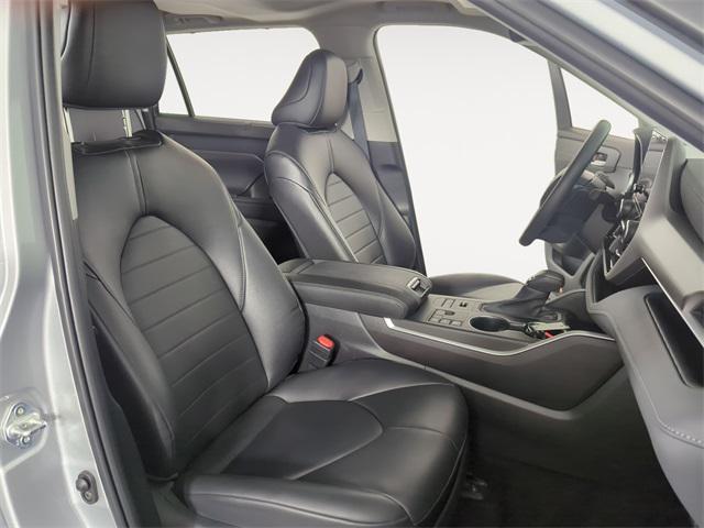 used 2024 Toyota Highlander car, priced at $46,998