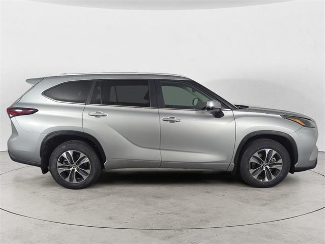 used 2024 Toyota Highlander car, priced at $46,998