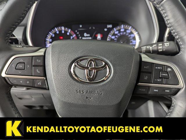 used 2024 Toyota Highlander car, priced at $44,998