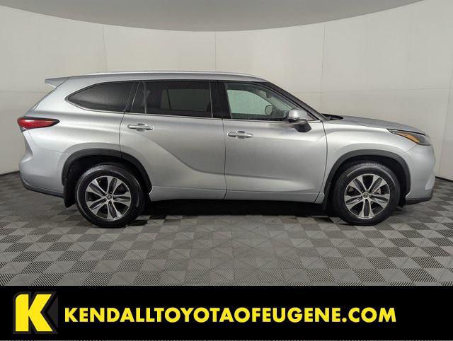 used 2022 Toyota Highlander car, priced at $37,388