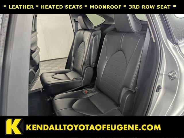 used 2022 Toyota Highlander car, priced at $34,587