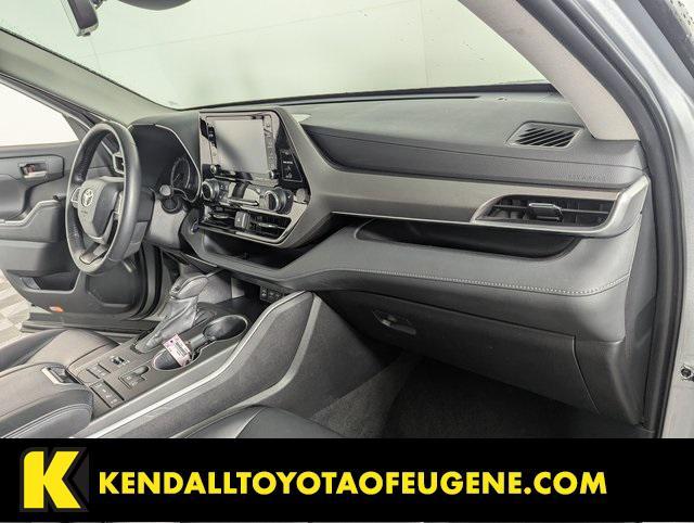 used 2022 Toyota Highlander car, priced at $37,388