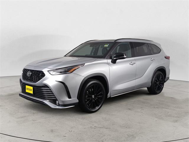 used 2024 Toyota Highlander car, priced at $44,998