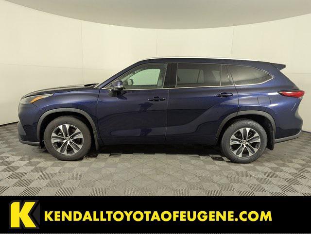 used 2022 Toyota Highlander car, priced at $37,488