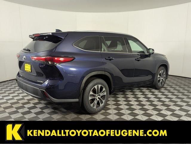 used 2022 Toyota Highlander car, priced at $37,488