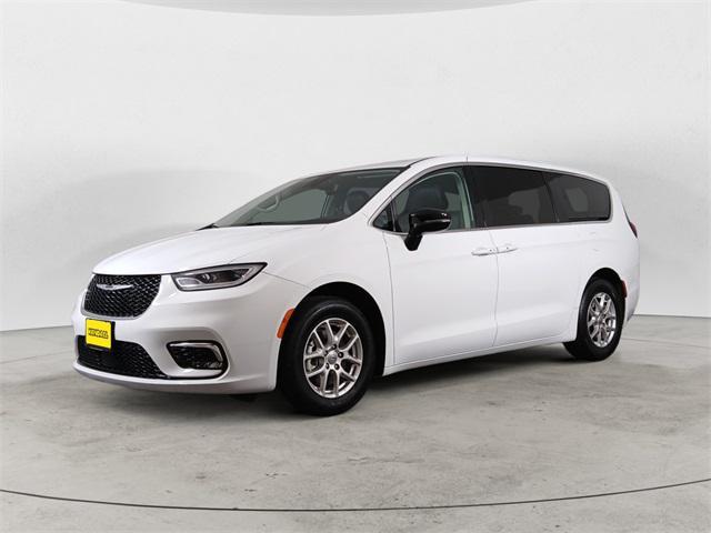 used 2024 Chrysler Pacifica car, priced at $33,998