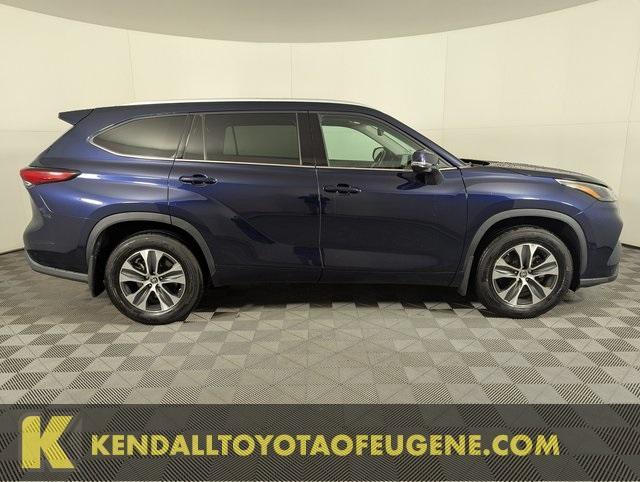 used 2022 Toyota Highlander car, priced at $37,488