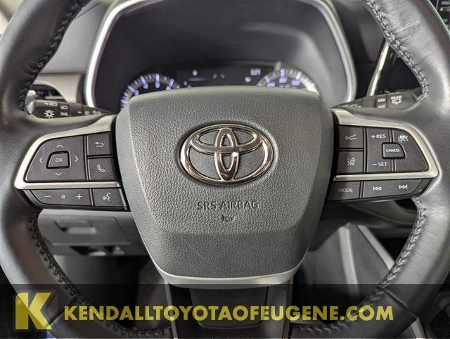 used 2022 Toyota Highlander car, priced at $37,488