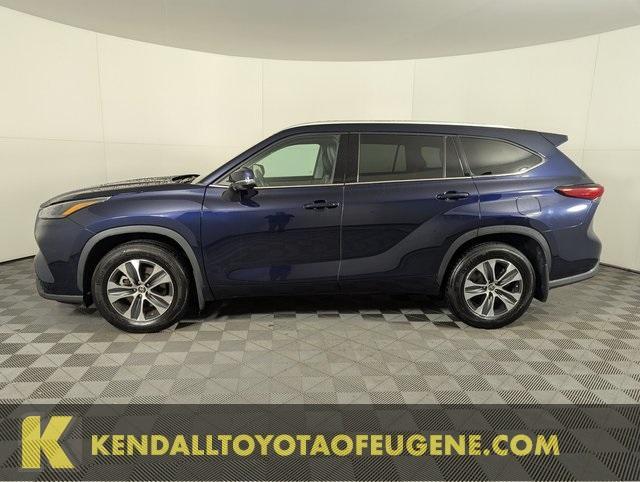 used 2022 Toyota Highlander car, priced at $37,488