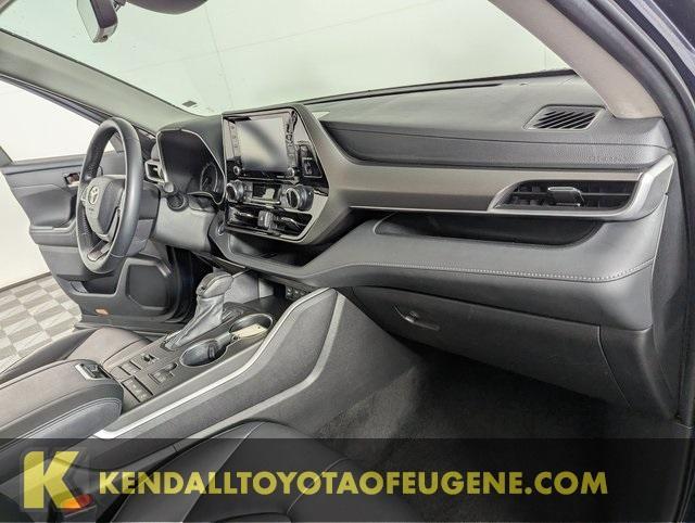 used 2022 Toyota Highlander car, priced at $37,488