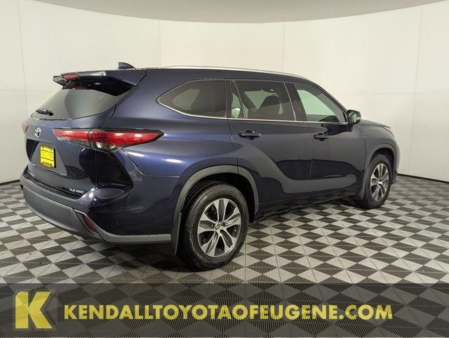 used 2022 Toyota Highlander car, priced at $37,488